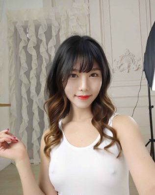 欧美美女不穿衣服_DVD神马影院手机在线